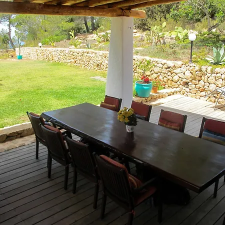 Weedy Villa